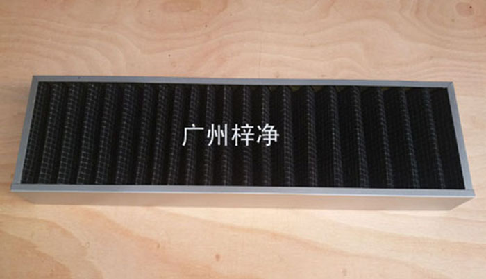 活性碳過濾器廣泛用于化學(xué)、制藥、食品、娛樂場所、需要凈化空氣的場所， 有害氣體如苯、甲醛、氨氣等的吸附脫除 溶劑的回收 ，采用活性炭氈比表面積大，吸附能力強，迅速處理各種有害氣體, 有效潔凈空氣對氣味的控制。